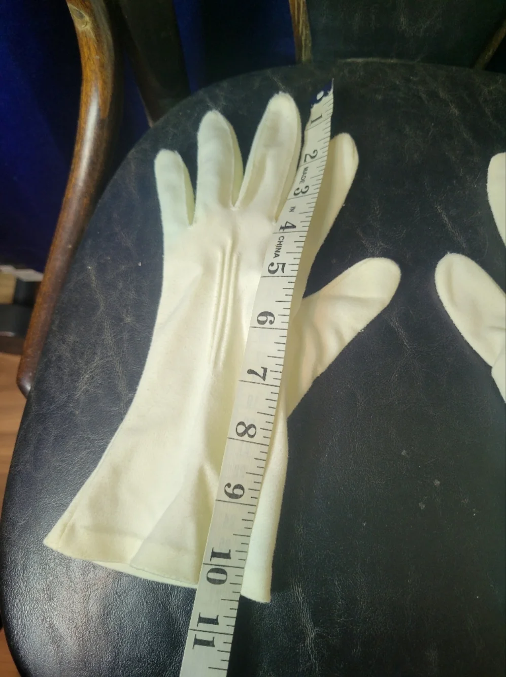 Vintage Cream Gloves & Mittens